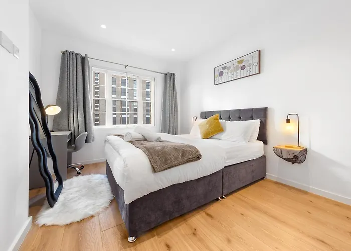 Modern Luxury Apartment Next To Aldgate East Station And Tower Of London